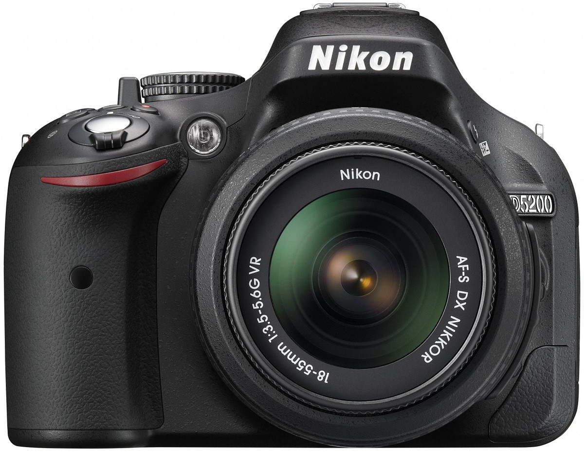 Фотоаппарат Nikon D5200 Kit 18-55 VR + сумка